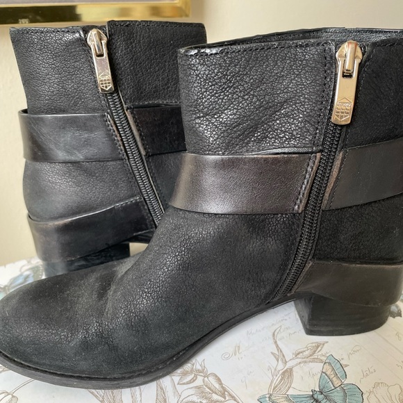 Vince Camuto Black Boots - Picture 6 of 9